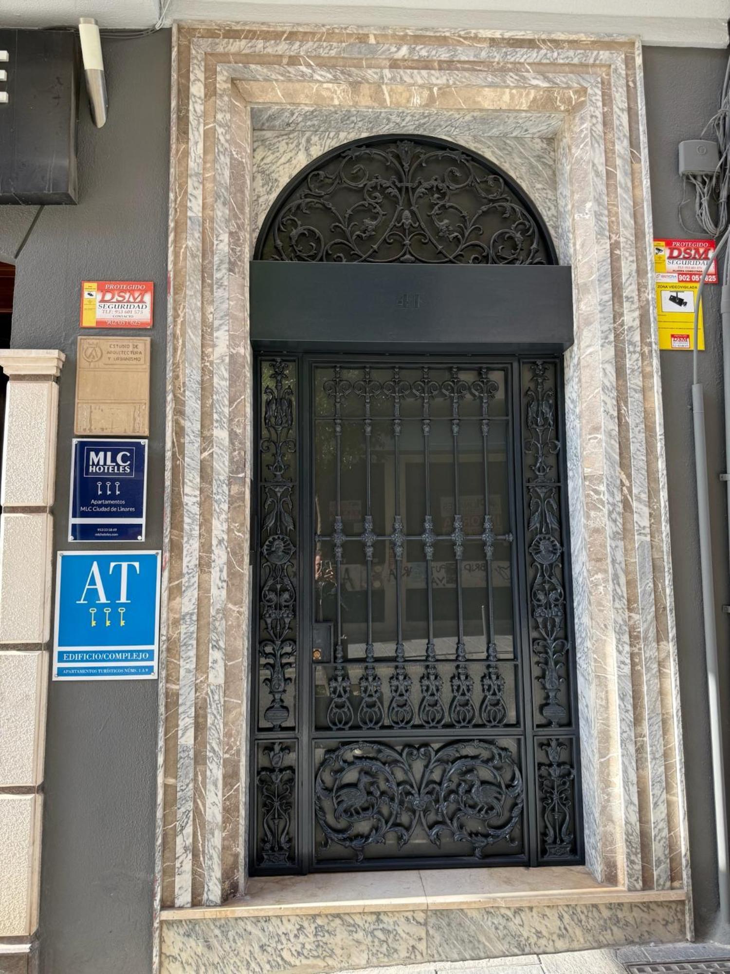 Apartamentos Mlc Ciudad De Linares Linares  Bagian luar foto